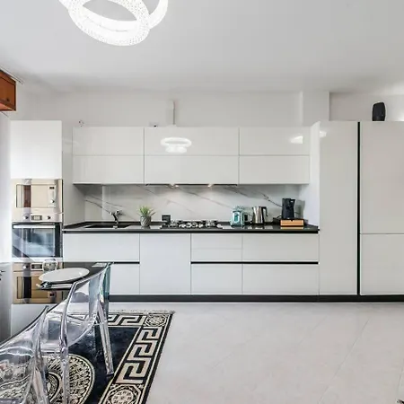 Southside Superior 2 Bedrooms Free Parking Apartment *