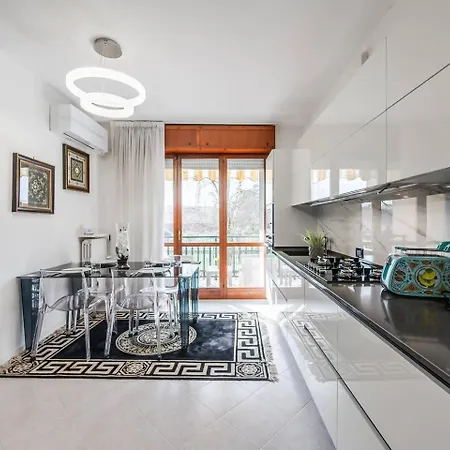 Southside Superior 2 Bedrooms Free Parking